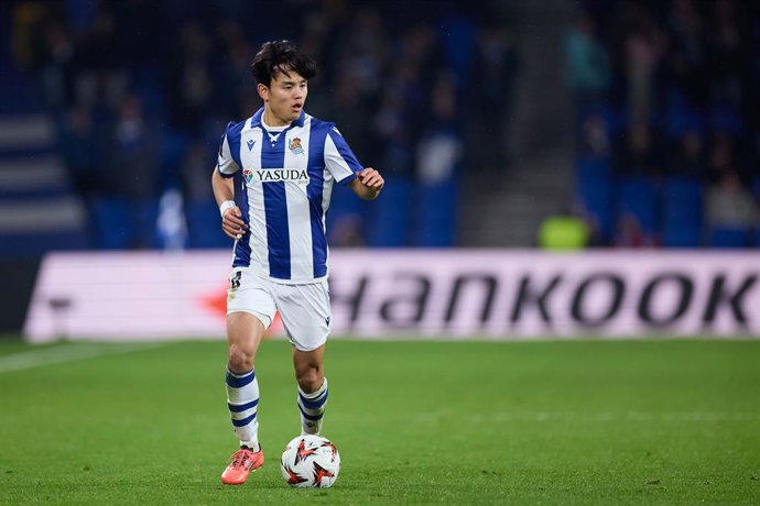 Archivo - Takefusa Kubo, da Real Sociedad, em ação durante a partida da Liga Europa entre Real Sociedad e Dynamo Kyiv na Reale Arena em 12 de dezembro de 2024, em San Sebastian, Espanha.