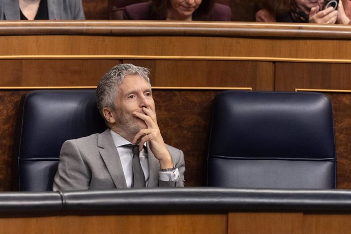 El ministro de Interior, Fernando Grande-Marlaska, durante una sesión de control en el Congreso de los Diputados, a 12 de febrero de 2025, en Madrid (España). (Foto de archivo).