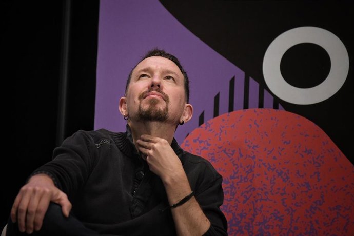 Archivo - El ex secretario general de Podemos, Pablo Iglesias, durante la mesa redonda '¿Es el fin de la democracia liberal?' en la clausura de la Universidad de Otoño de Podemos, en el Círculo de Bellas Artes, a 20 de octubre de 2024, en Madrid (España).