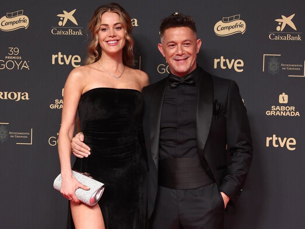 Candela Márquez y Alejandro Sanz en la alfombra roja de la 39 edición de los Premios Goya