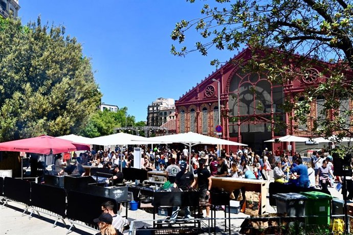 Archivo - El II Petit Mercat de Mercats, celebrado en el barrio de Sant Antoni de Barcelona