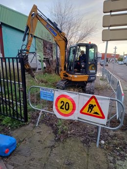 Emacsa inicia la segunda fase de las obras de renovación de la red de abastecimiento del Polígono de las Quemadas.