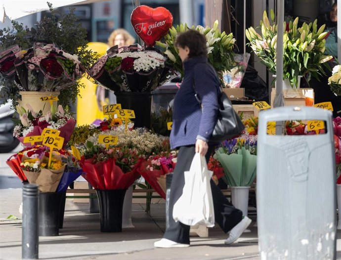 Imagen de archivo de una floristería por San Valentín. 