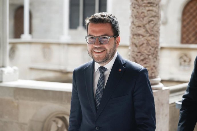 Archivo - El expresident de la Generalitat Pere Aragonès llega a una reunión con el president de la Generalitat de Catalunya, en el Palau de la Generalitat, a 29 de octubre de 2024, en Barcelona, Catalunya (España).