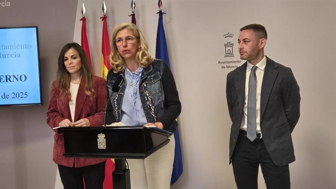 La concejala de Gobierno Abierto, Promoción Económica y Empleo, Mercedes Bernabé, en la rueda de prensa posterior a la Junta de Gobierno