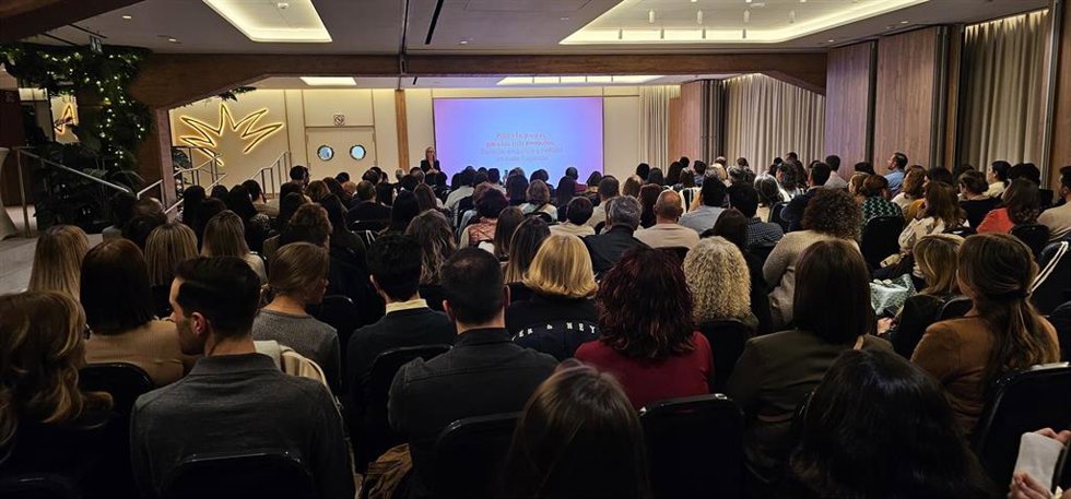 La marca de farmacia de Hefame, Interapothek, ia, presenta sus novedades para el primer semestre del año en las primeras jornadas iaDay 2025