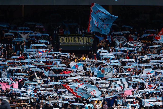 Fans of Celta de Vigo celebrate after winning the Spanish league, La Liga EA Sports, football match played between Celta de Vigo and Real Betis Balompie at Balaidos stadium on February 8, 2025 in Vigo, Pontevedra, Spain.