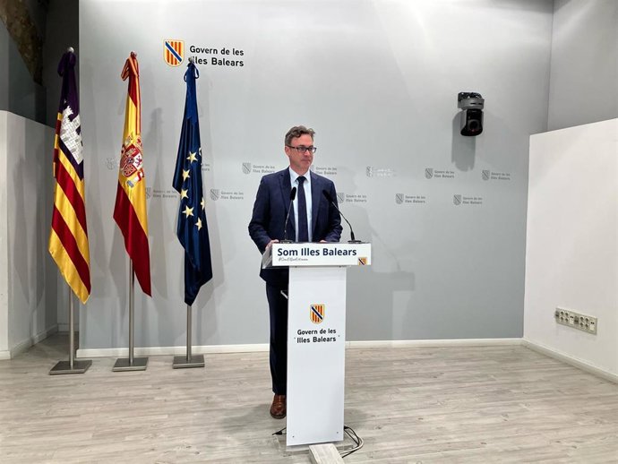 El portavoz del Govern, Antoni Costa, en la rueda de prensa de este viernes.