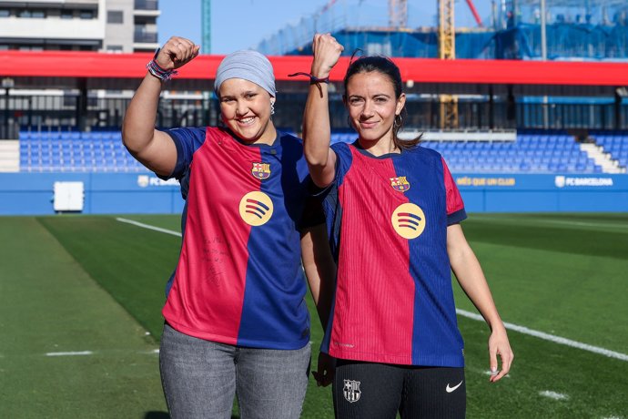 La jugadora del Barça Femení Aitana Bonmatí protagoniza la campaña 'Pulseras Blaugranas' de la Fundació FC Barcelona, que pretende ayudar a enfermos de cáncer infantil