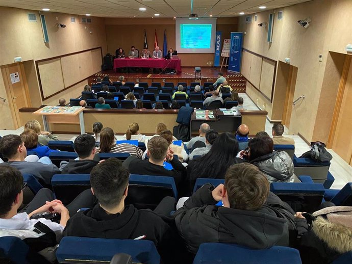 El delegado territorial de Empleo, Empresa y Trabajo Autónomo de la Junta de Andalucía en Cádiz, Daniel Sánchez Román, en la jornada sobre acoso psicológico en el trabajo organizada por el Centro de Prevención de Riesgos Laborales