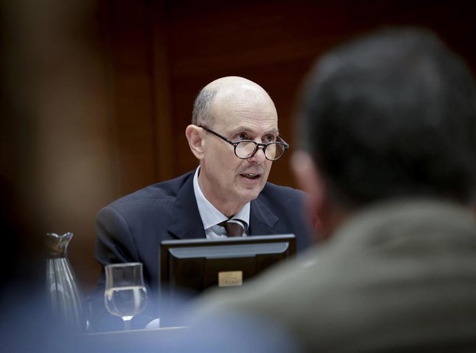 El director de la Agencia Valenciana Antifraude (AVAF), Eduardo Beut, durante su comparecencia este viernes en la Comisión de Economía, Presupuestos y Hacienda de Les Corts