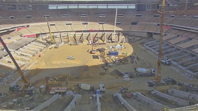 Obras en el interior del estadio de La Cartuja para ampliar su aforo.