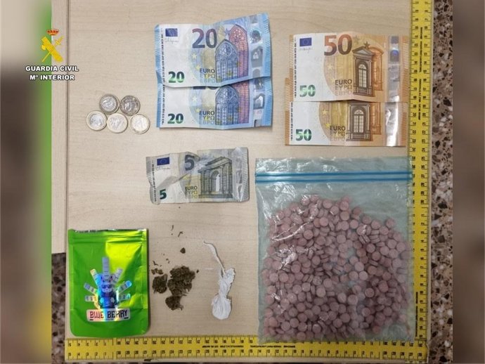 Detingut un jove per tràfic de drogues després d'un avís de robatori en un habitatge de Torrevella.
