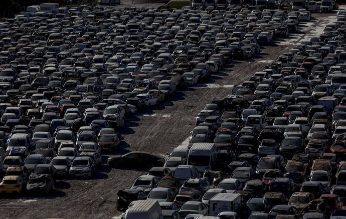 Archivo - Arxiu - Vista aèria d'un desballestament de vehicles, a 13 de gener del 2025, a Benaguasil, Valencia, Comunitat Valenciana (Espanya).