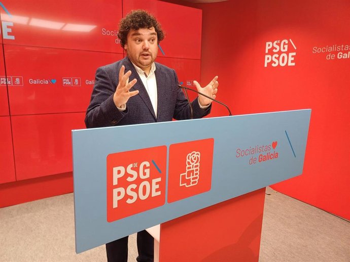 El portavoz de la Ejecutiva del PSdeG, Julio Torrado, en rueda de prensa