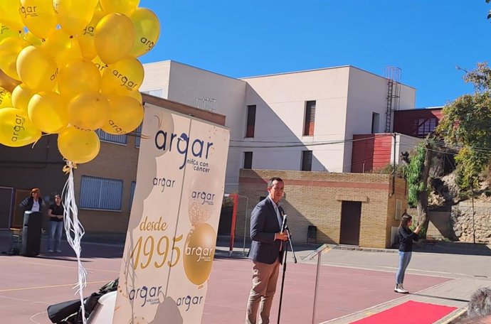 El subdelegado del Gobierno en Almería, José María Martín, durante su intervención en el acto con motivo del Día Internacional contra el Cáncer Infantil en Huércal de Almería (Almería).