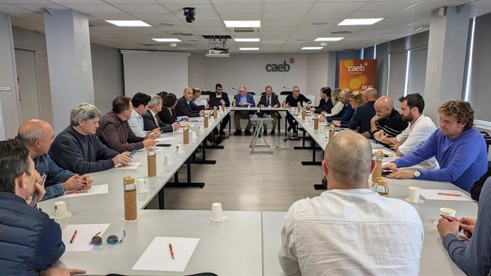 Reunión de representantes del Govern y la CAEB.