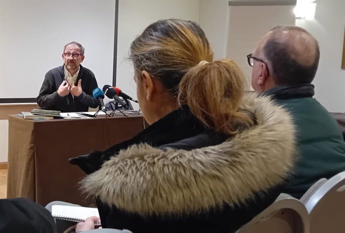 El exdirector del Parque de las Ciencias de Granada, Ernesto Páramo, en la rueda de prensa que ofreció este pasado jueves.