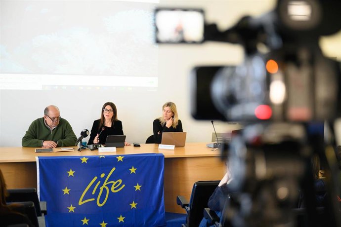 La presidenta de la Autoridad Portuaria de Almería (APA), Rosario Soto, durante su intervención en la jornada 'Restauración de arrecifes profundos y economía circular en el Mediterráneo'.