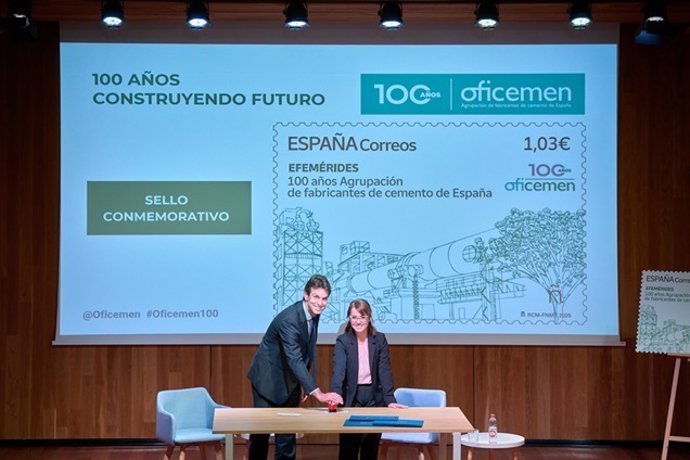Oficemen celebra su centenario con una presentención de un libro, un sello de correos y un vídeo sobre su historia