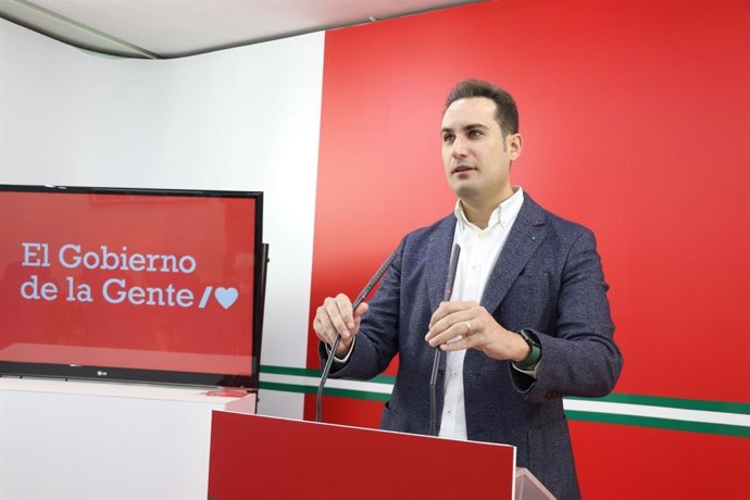 Archivo - El coordinador del Grupo Parlamentario Socialista de Jaén, José Latorre.