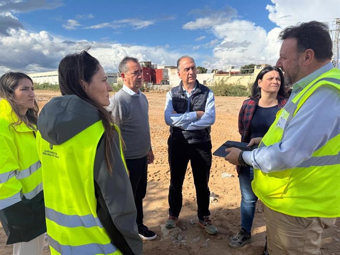 Valderrama visita Xest i Riba-roja de Túria per a comprovar l'evolució de les tasques d'emergència i identificar noves necessitats en estos municipis
