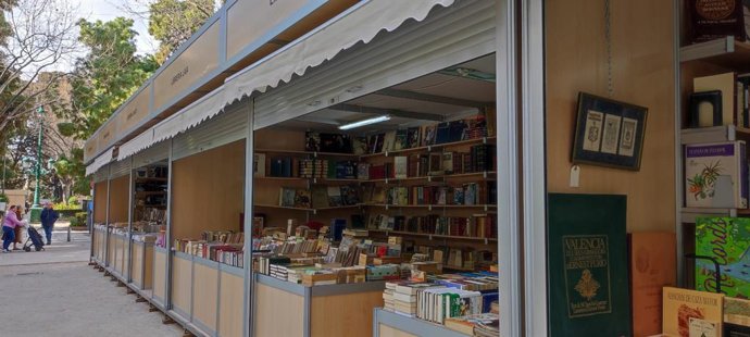 Archivo - Imagen de archivo de la Feria del Libro Antiguo y de Ocasión de València. 