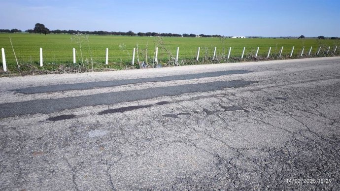 Municipios de la Sierra Sur trasladan a la Junta la "necesidad urgente" del arreglo de la A-375 y A-360.