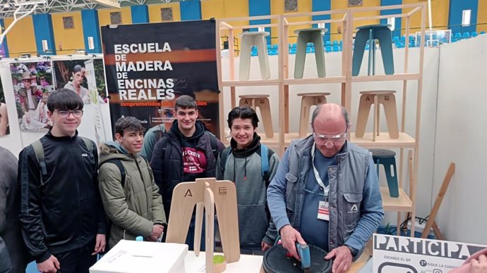 Las Escuelas del SAE de la Joyería y la Madera de Córdoba participan en el IX Salón del Estudiante de Marmolejo (Jaén).