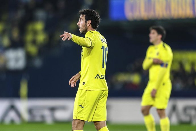 Dani Parejo durante un partido de LaLiga EA Sports 24-25 del Villarreal CF