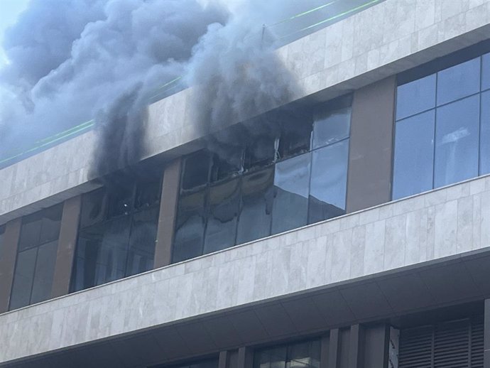 Imagen de archivo del humo procedente del incendio de un hotel en construcción en la ciudad de Busan, en Corea del Sur.