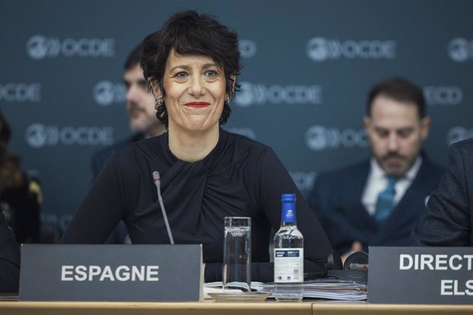 La ministra de Inclusión, Seguridad Social y Migraciones, Elma Saiz, durante la reunión ministerial de Política Social de la OCDE, que ha coopresidido junto a la ministra de Trabajo de Portugal. En París (Francia), a 14 de febrero de 2025.
