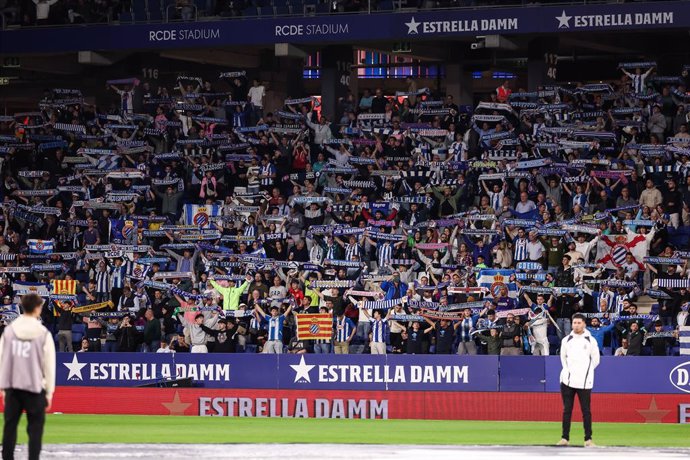 Archivo - Supporters of RCD Espanyol are seen during the Spanish league, La Liga EA Sports, football match played between RCD Espanyol and Sevilla FC at RCDE Stadium on October 25, 2024 in Barcelona, Spain.