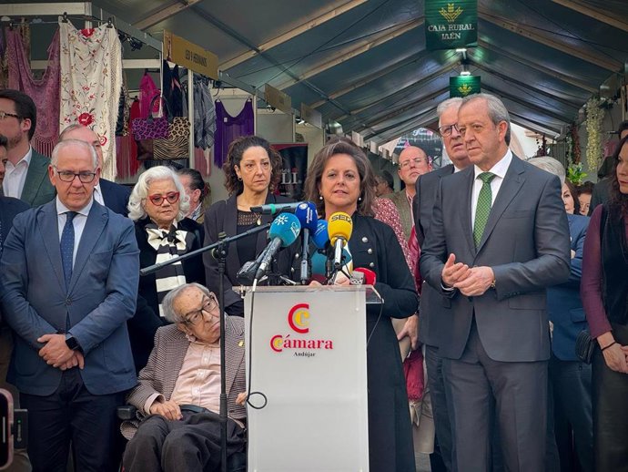 La consejera de Sostenibilidad y Medio Ambiente de la Junta de Andalucía, Catalina García, en la inauguración de 'Andújar Flamenca'.
