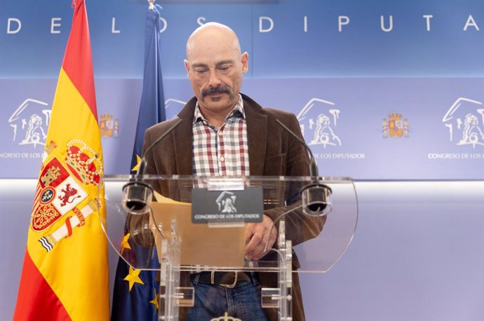 Archivo - El diputado de Sumar Txema Guijarro durante una rueda de prensa posterior a la reunión de la Junta de Portavoces, en el Congreso de los Diputados, a 29 de octubre de 2024, en Madrid (España).