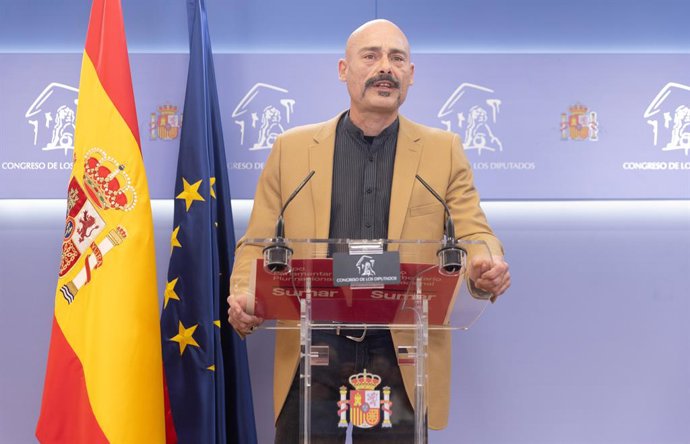 Archivo - Arquivo - A porta-voz adjunta da Sumar, Txema Guijarro, durante uma coletiva de imprensa após a reunião do Conselho de Porta-vozes no Congresso dos Deputados, em 12 de novembro de 2024, em Madri (Espanha).