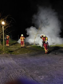 Un incendio calcina una caravana en Ambrosero