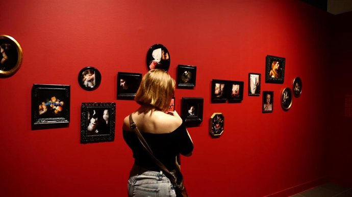 Archivo - El Museo Ruso de Málaga prorroga la muestra 'Belleza furtiva' de Alisa Sibirskaya hasta el 27 de abril.