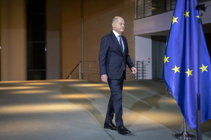 13 de fevereiro de 2025, Berlim, Berlim, Alemanha: Olaf Scholz em uma declaração à imprensa na Chancelaria Federal depois que um solicitante de asilo afegão dirigiu contra uma multidão em Munique e feriu muitas pessoas. Berlim, 13 de fevereiro de 2025