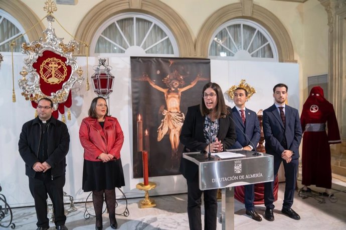 Inauguración de la muestra temporal de la cofradía del Perdón de Velez Rubio en el Patio de Luces de la Diputación almeriense.