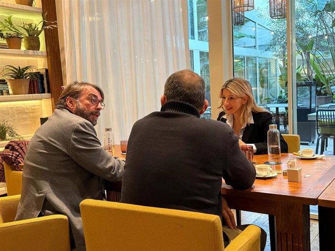 Reunión entre la vicepresidenta segunda del Gobierno y ministra de Trabajo, Yolanda Díaz, el secretario general de UGT en Catalunya, Camil Ros, y el secretario general de CCOO, Javier Pacheco