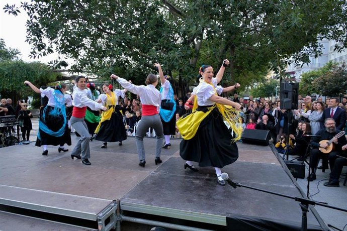 Acto de homenaje a la coreógrafa y profesora de flamenco Paca Briceño con ocasión de la rotulación de una glorieta en su nombre.
