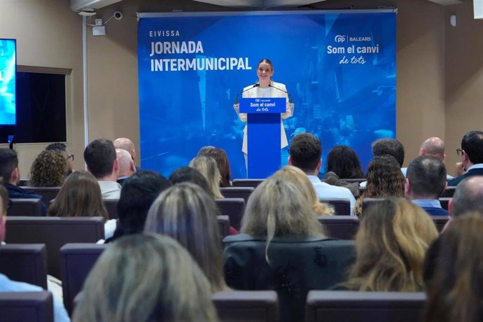 La presidenta del PP Baleares y del Govern, Marga Prohens, participa en las jornadas intermunicipales de los 'populares' de las Islas que se celebran este fin de semana en Ibiza
