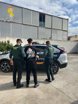 Detenido un hombre por un robo con violencia e intimidación en la localidad de Sa Pobla