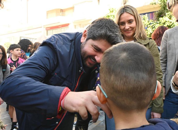 López Miras durante su participación en el acto organizado por la Asociación de Familiares de Niños con Cáncer de la Región de Murcia
