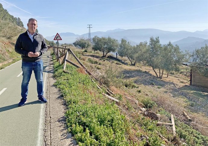 Visita del concejal socialista Javier Padorno a la vía.
