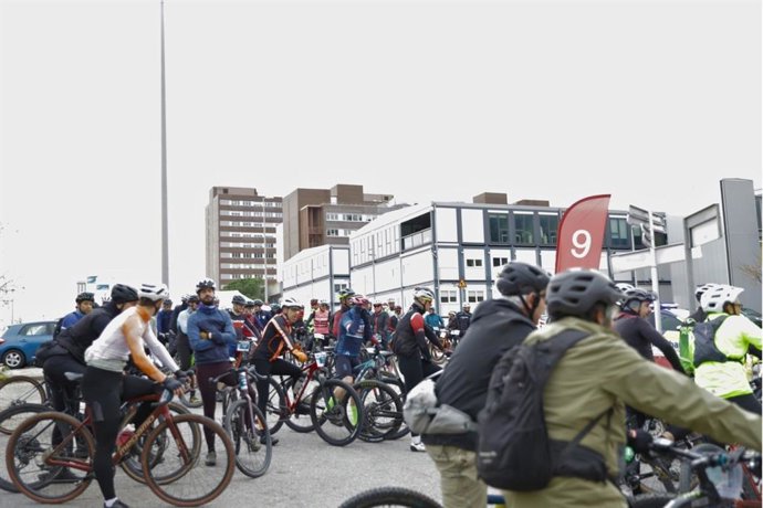 Más de un centenar de personas han participado en la primera edición de la Ruti Renal Bike, una pedaleada benéfica en Can Ruti