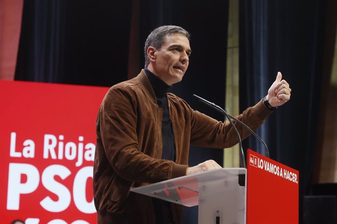 El secretari general del PSOE i president del govern central, Pedro Sánchez, intervé durant la inauguració del 16º Congrés Regional del PSOE de La Rioja, al Riojafórum, a 15 de febrer de 2025, a Logronyo, La Rioja (Espanya).