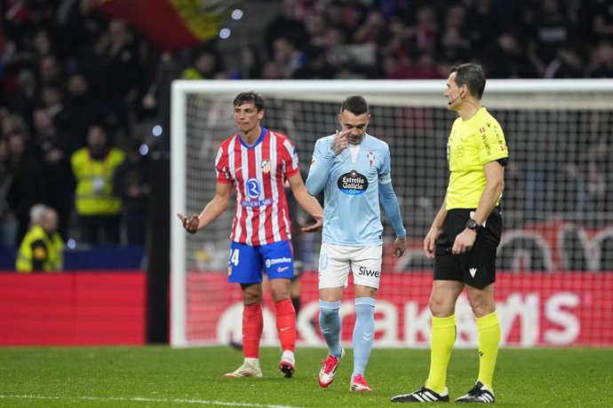 Iago Aspas, do Celta de Vigo, comemora um gol durante a partida de futebol da Liga Espanhola, LaLiga EA Sports, disputada entre o Atlético de Madri e o RC Celta de Vigo no estádio Riyadh Air Metropolitano em 15 de fevereiro de 2025, em Madri, Espanha.