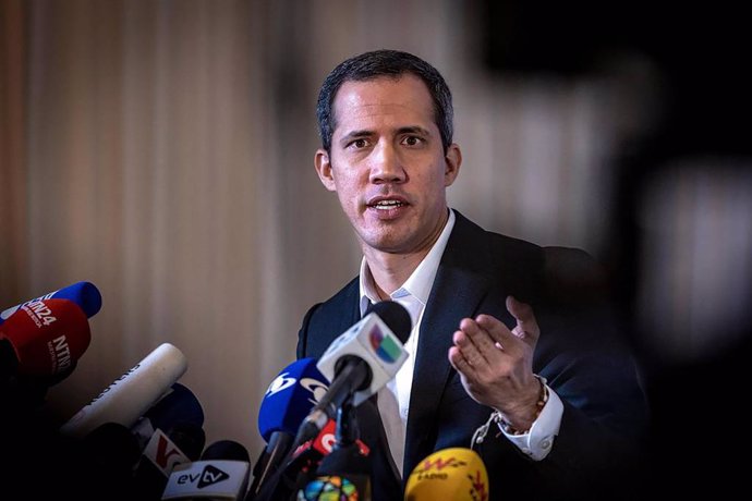 Archivo - September 28, 2023: Venezuelan opposition leader Juan GuaidĂ�Âł speaks to reporters during a press conference at La Jolla Ballroom in Coral Gables on April 27, 2023. GuaidĂ�Âł arrived to Miami after the Colombian government deported him, saying 